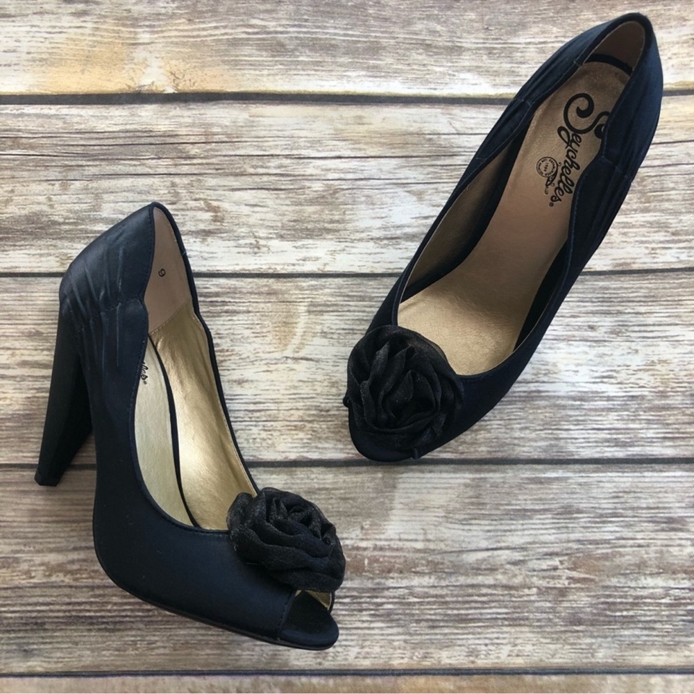 NWOT Seychelles “Just Because” Pumps